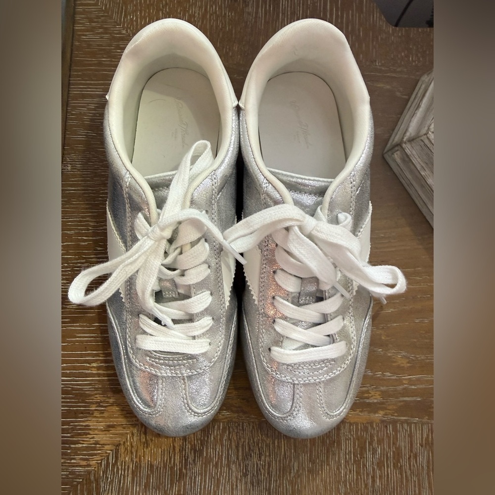 Universal Thread Silver Metallic Sneakers - Picture 3 of 8